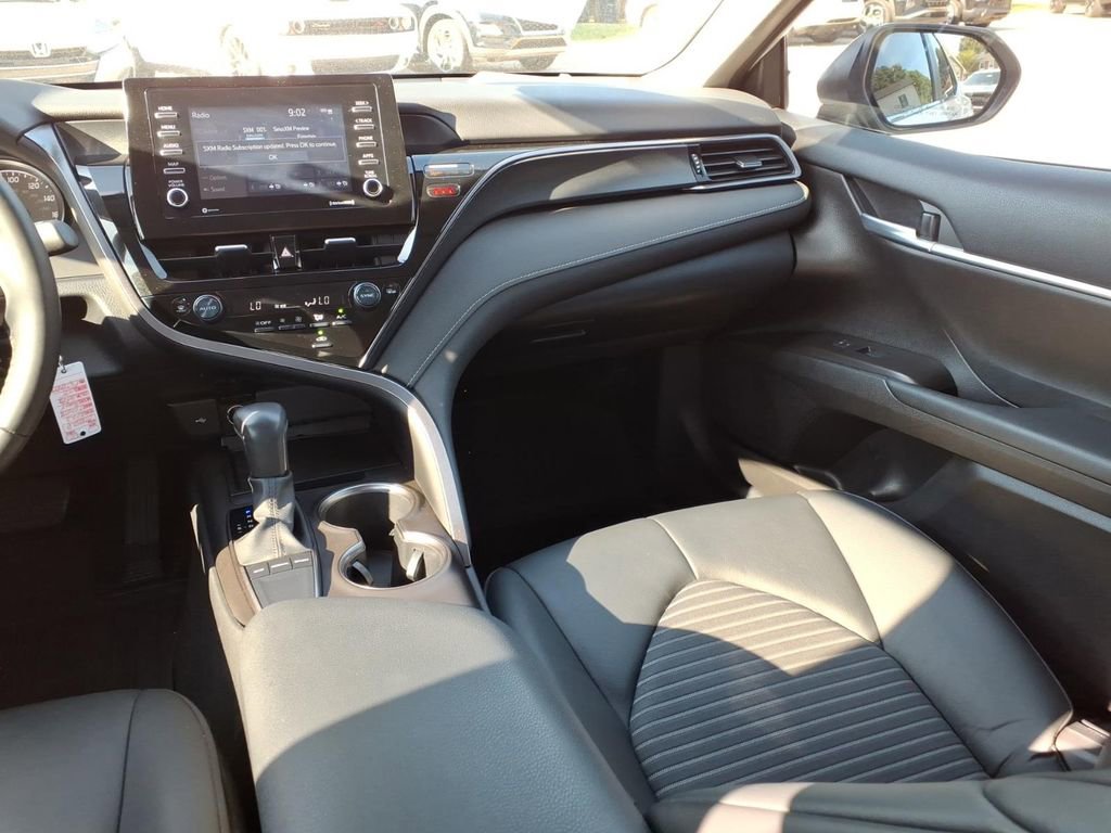 Used 2023 Toyota Camry SE FWD image 15