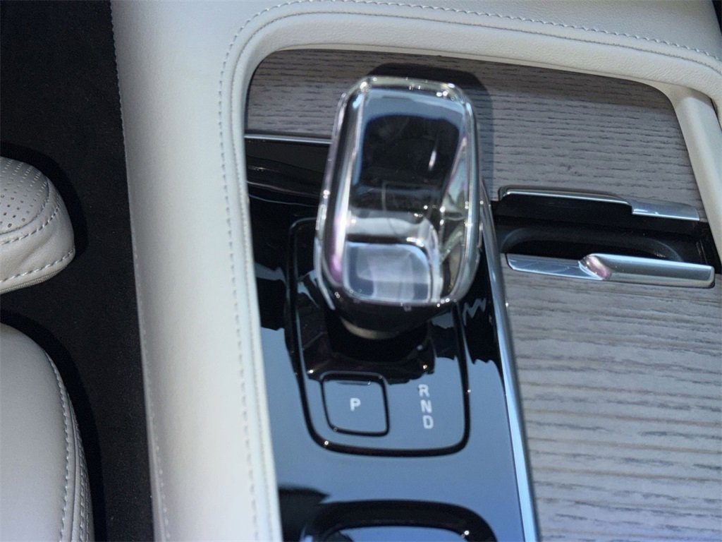 Used 2023 Volvo S90 B6 Ultimate image 22