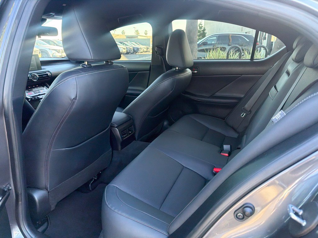 Used 2025 Lexus IS 300 F Sport RWD image 32