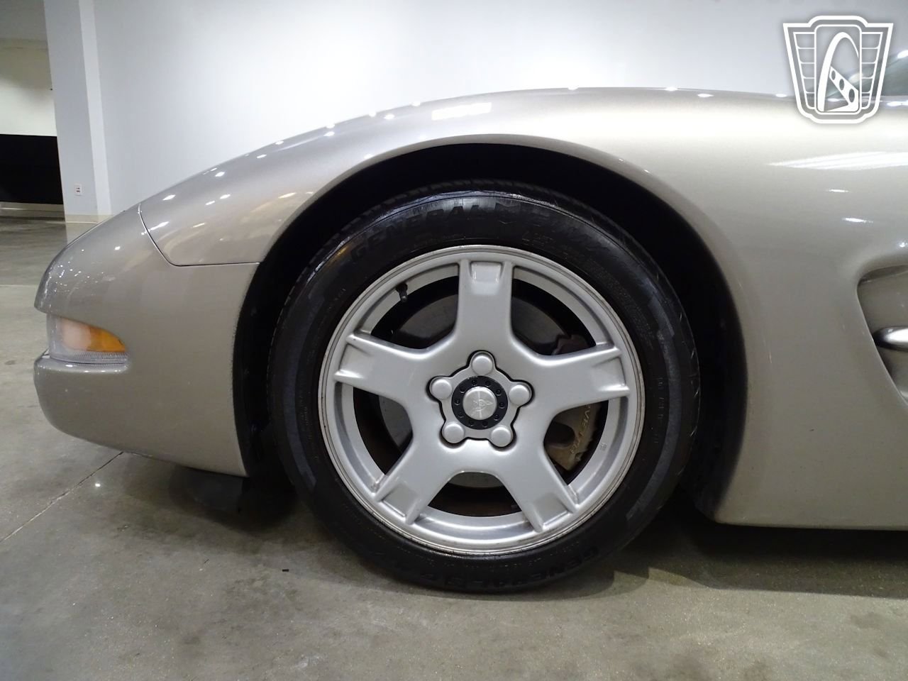 Used 1998 Chevrolet Corvette Coupe w/ Roof Pkg image 30