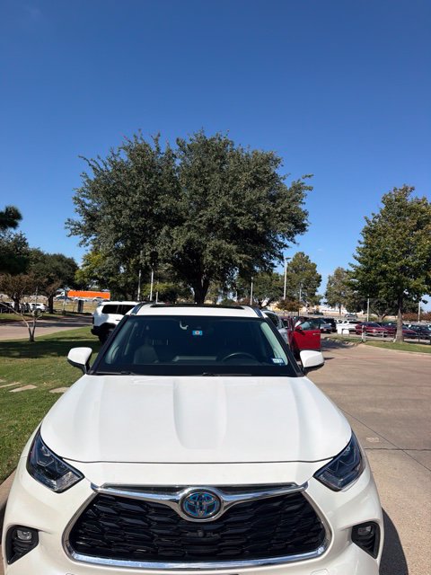 Used 2021 Toyota Highlander Platinum AWD/4WD image 3