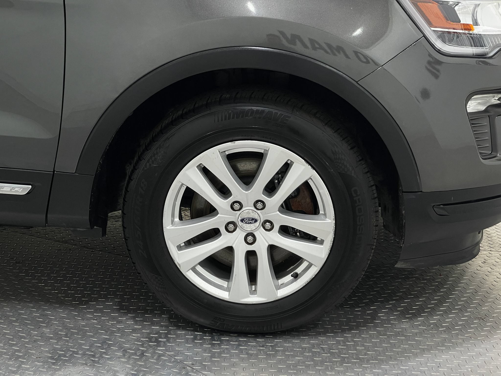 Used 2019 Ford Explorer XLT w/ Equipment Group 202A AWD/4WD image 36