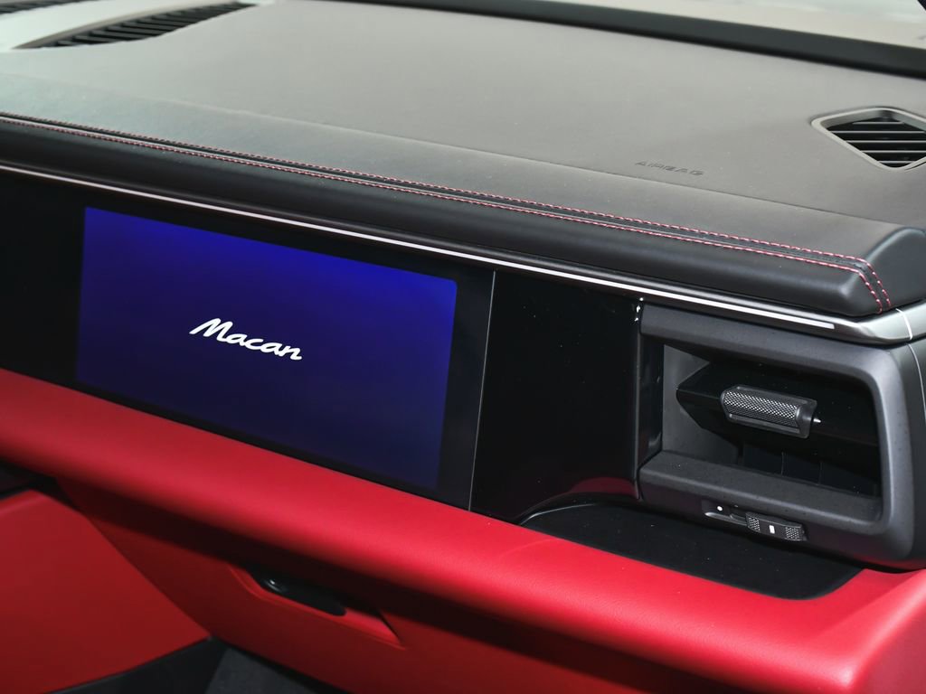 Used 2025 Porsche Macan 4 Electric AWD/4WD image 57