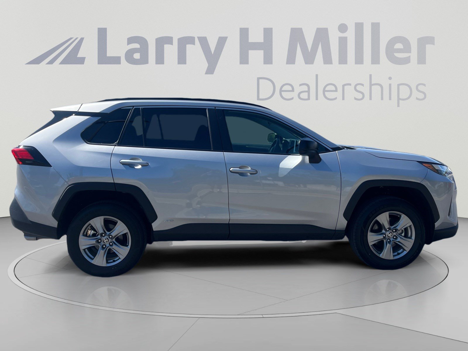 Used 2025 Toyota RAV4 LE AWD/4WD image 6