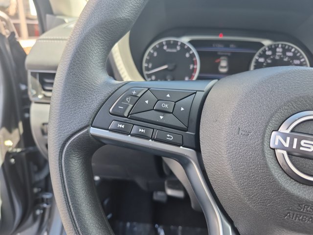 Used 2025 Nissan Sentra SV FWD image 17