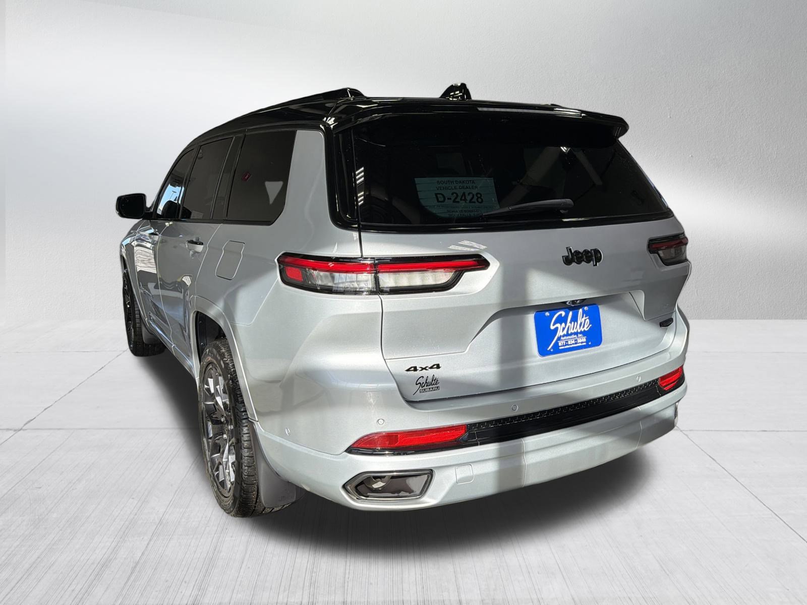 Used 2025 Jeep Grand Cherokee L Summit w/ Obsidian Package image 5