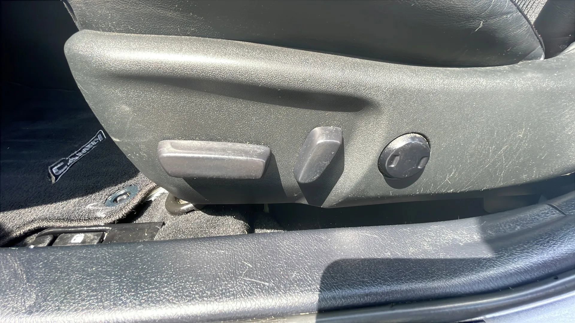 Used 2016 Toyota Camry SE FWD image 18