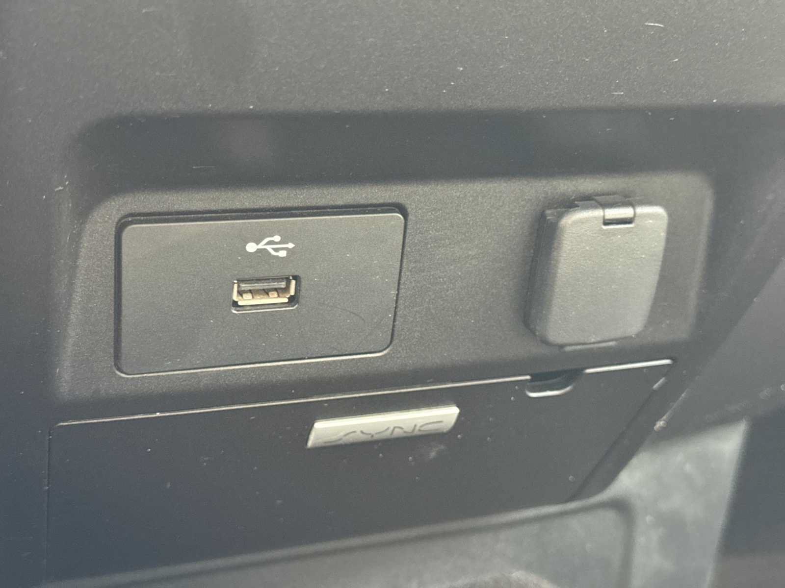 Used 2017 Ford F150 XLT AWD/4WD image 30