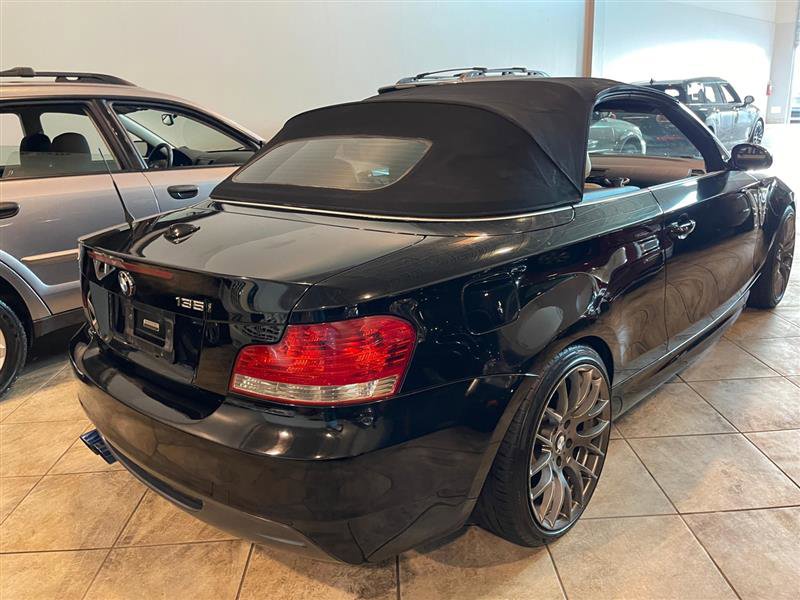Used 2009 BMW 135i Convertible image 25
