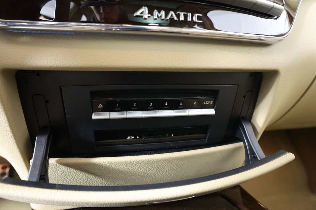 Used 2013 Mercedes-Benz S 550 4MATIC image 40