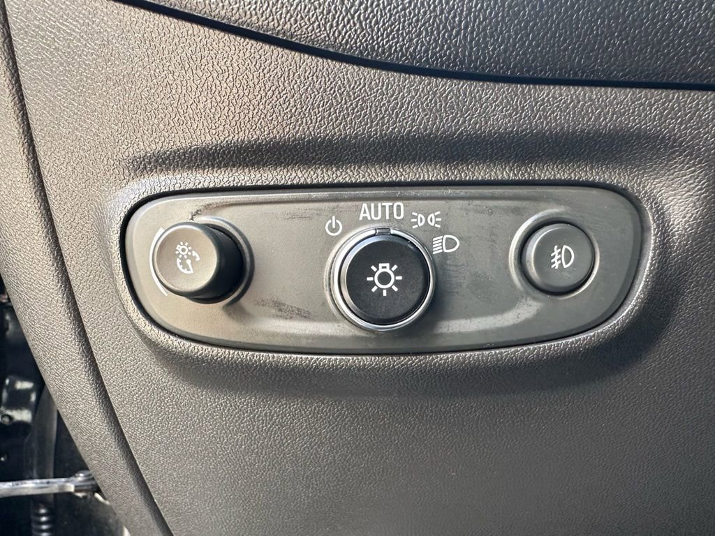 Used 2021 Chevrolet Equinox LT image 27