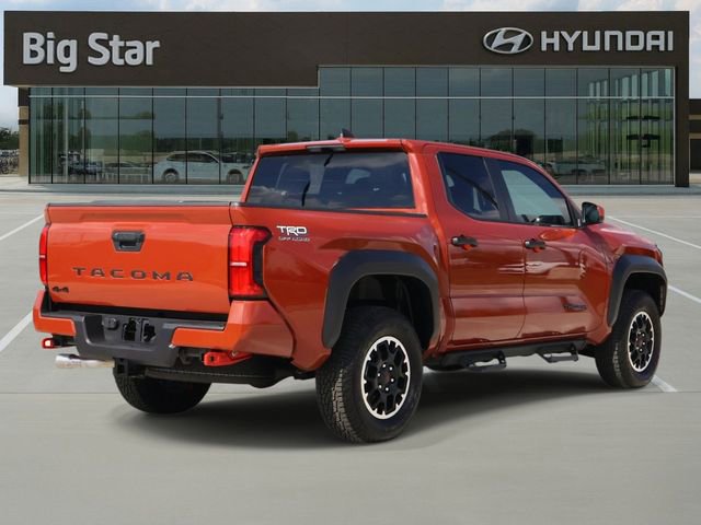 Used 2025 Toyota Tacoma TRD Off-Road AWD/4WD image 4