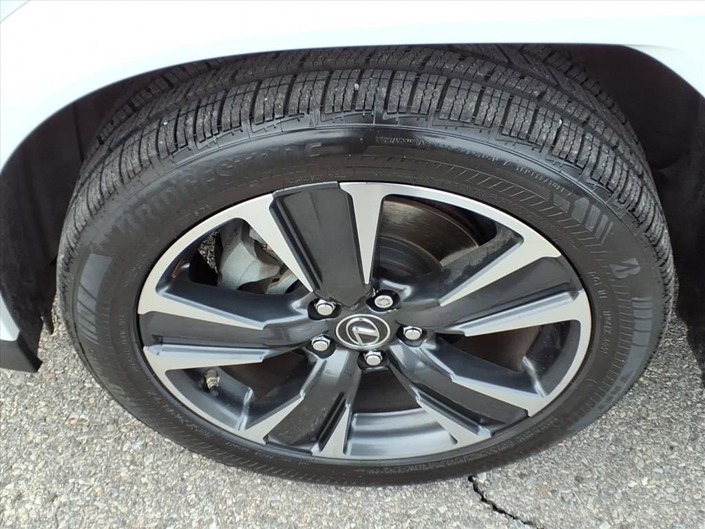 Used 2022 Lexus UX 200 w/ Premium Package image 11