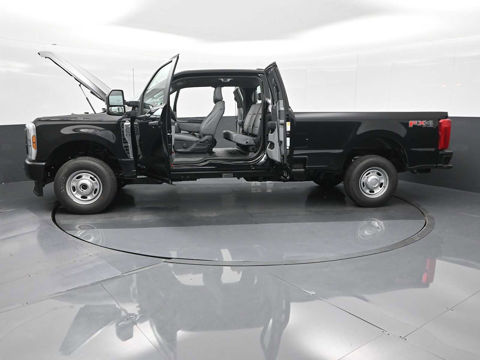 New 2025 Ford F250 XL w/ FX4 Off-Road Package image 28