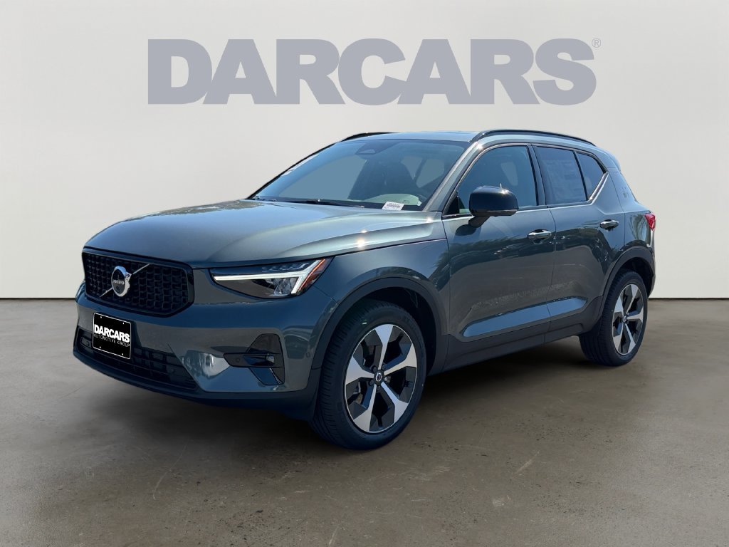 New 2026 Volvo XC40 B5 Plus w/ Protection Package Premier AWD/4WD image 2