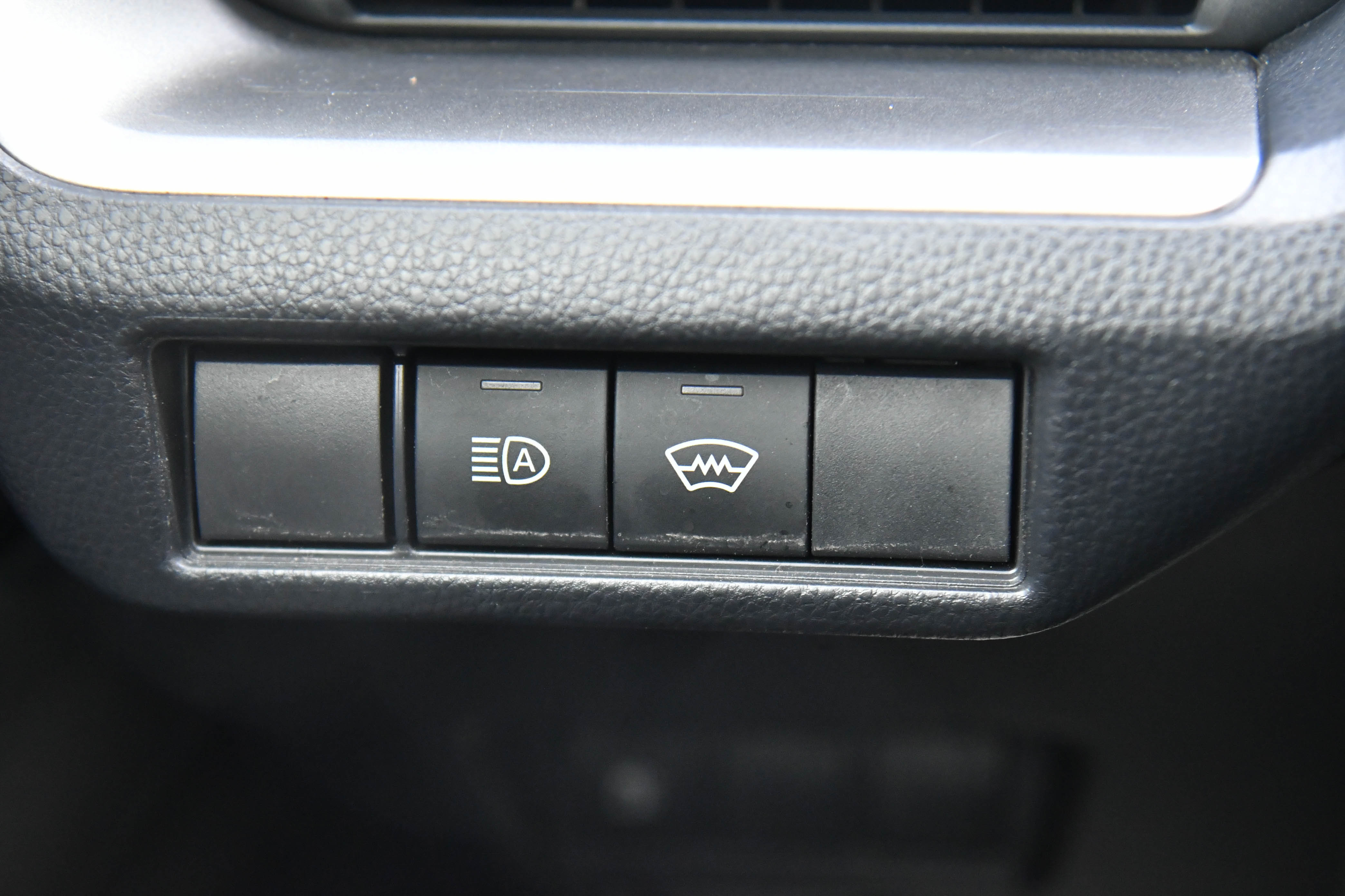 Used 2024 Toyota Prius LE image 31