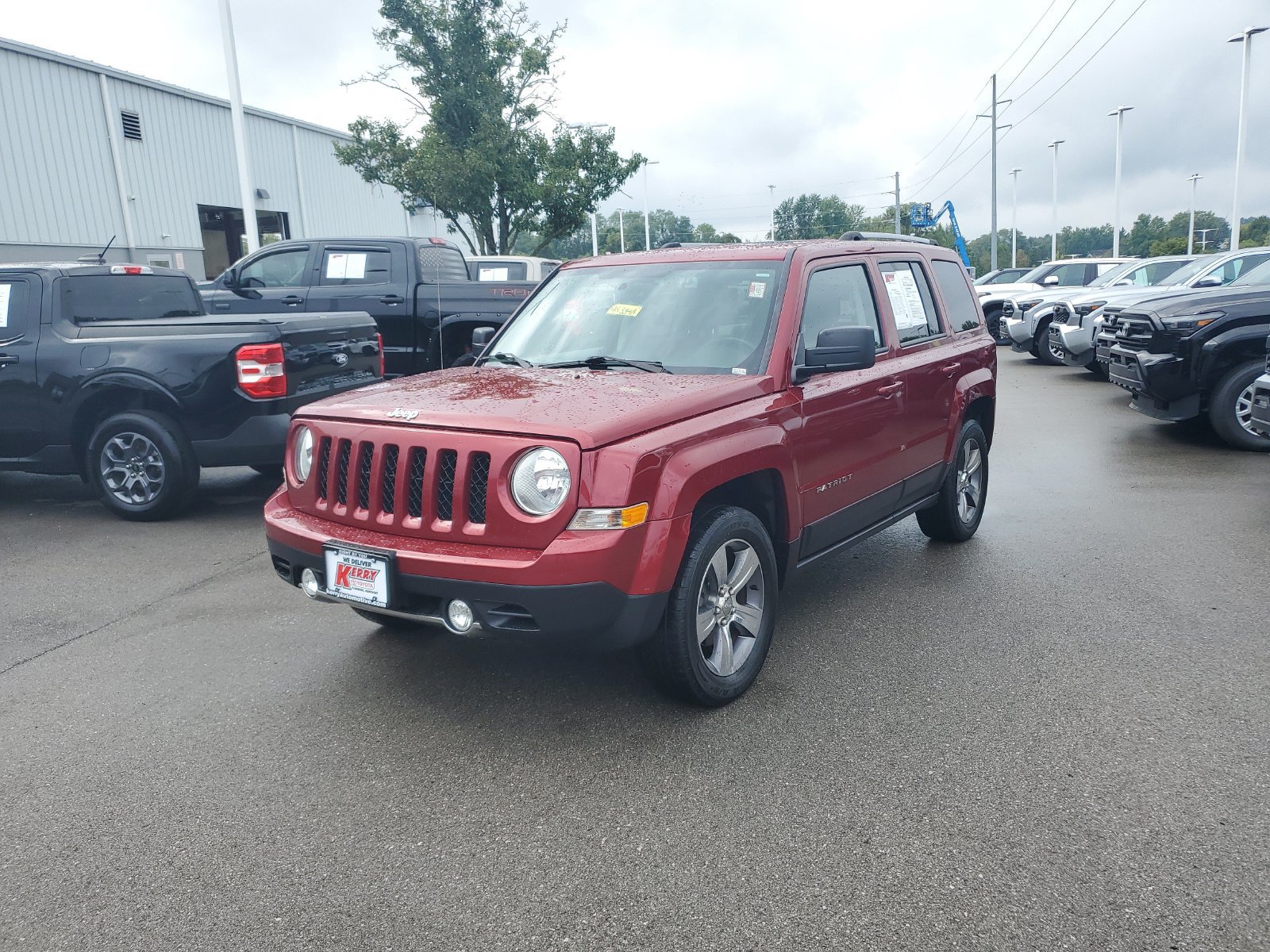 Used 2017 Jeep Patriot High Altitude AWD/4WD image 2