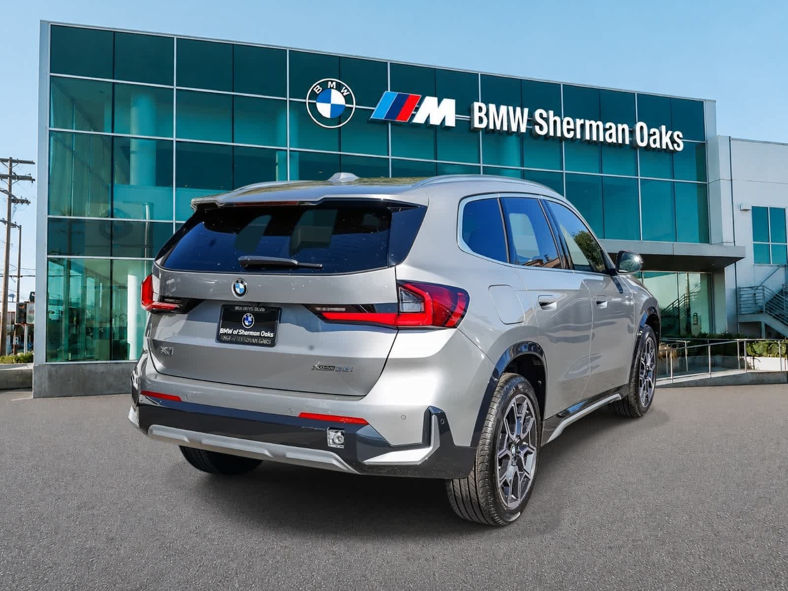 New 2027 BMW X1 xDrive28i AWD/4WD image 3