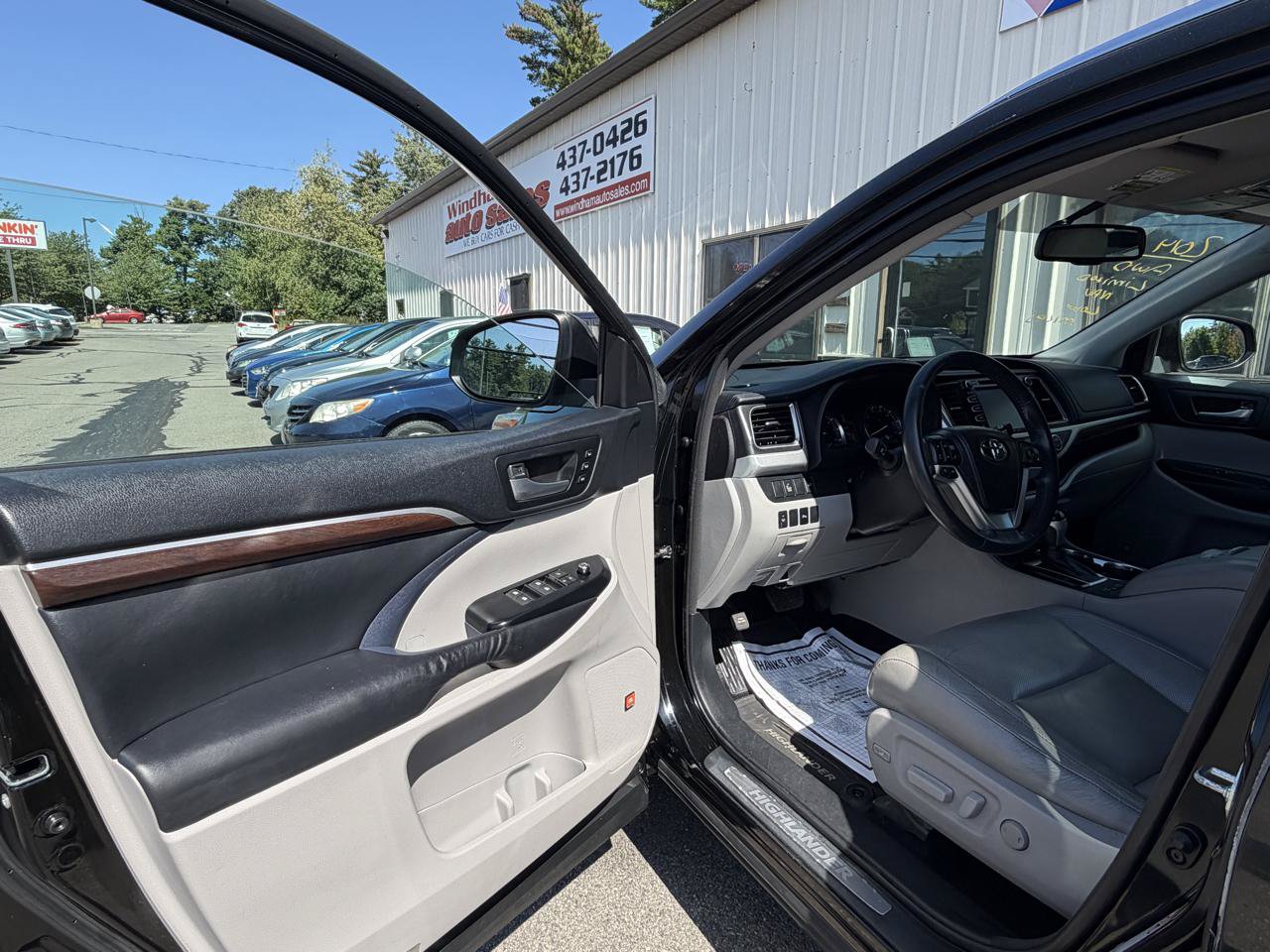 Used 2014 Toyota Highlander Limited AWD/4WD image 12