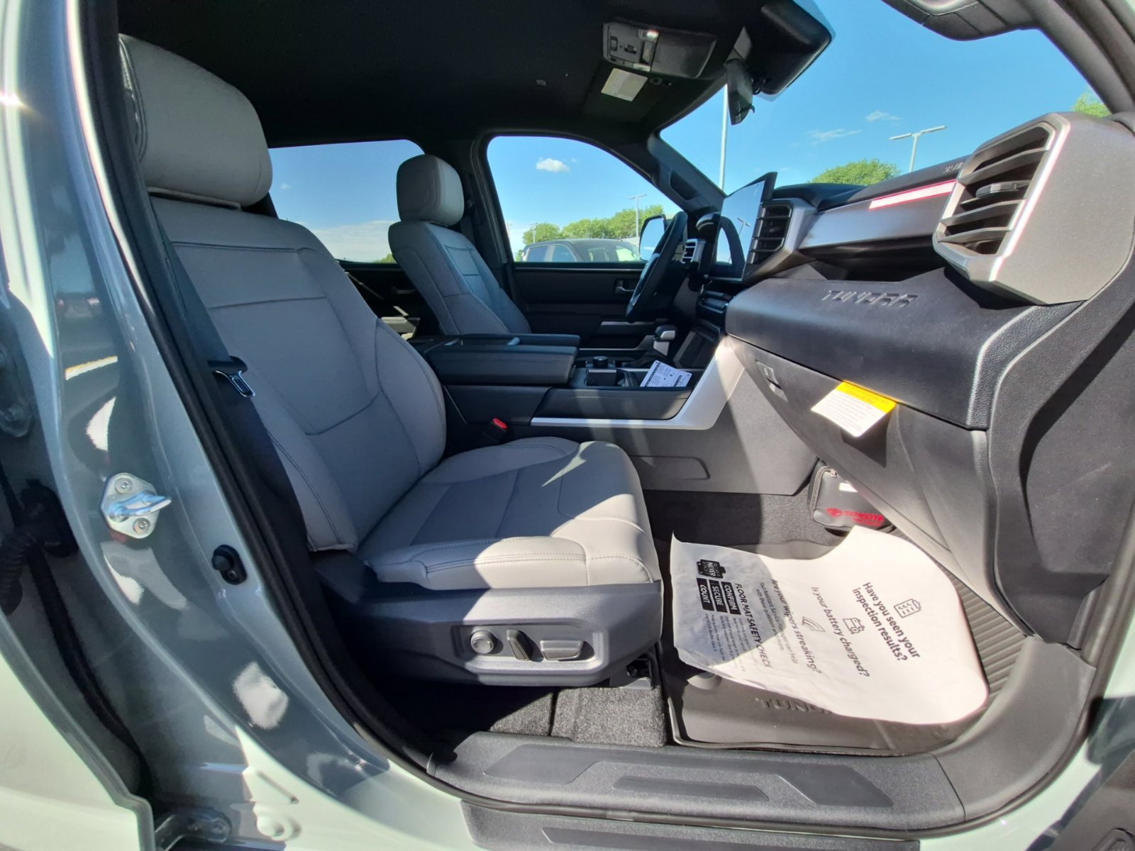 New 2026 Toyota Tundra SR5 w/ SR5 Premium Package AWD/4WD image 40