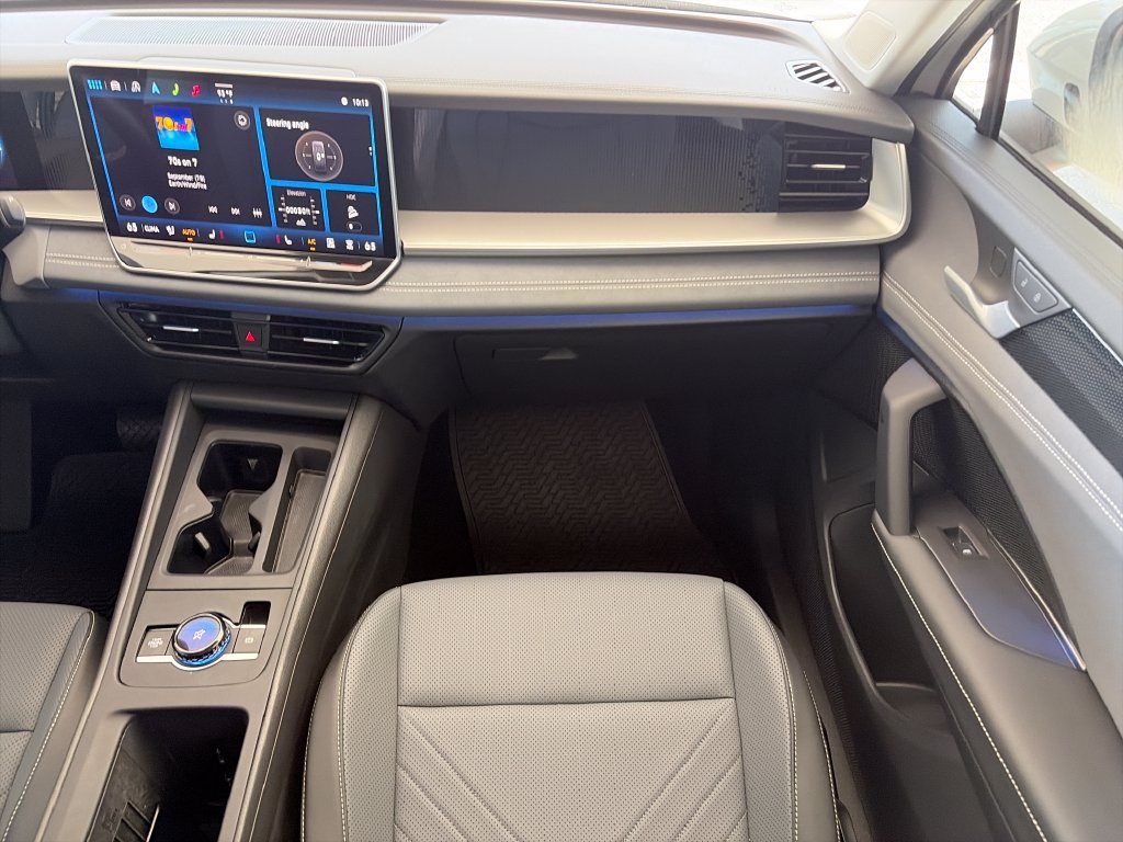 Certified 2025 Volkswagen Tiguan SE AWD/4WD image 38
