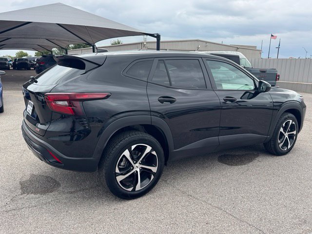 Used 2026 Chevrolet Trax RS FWD image 6
