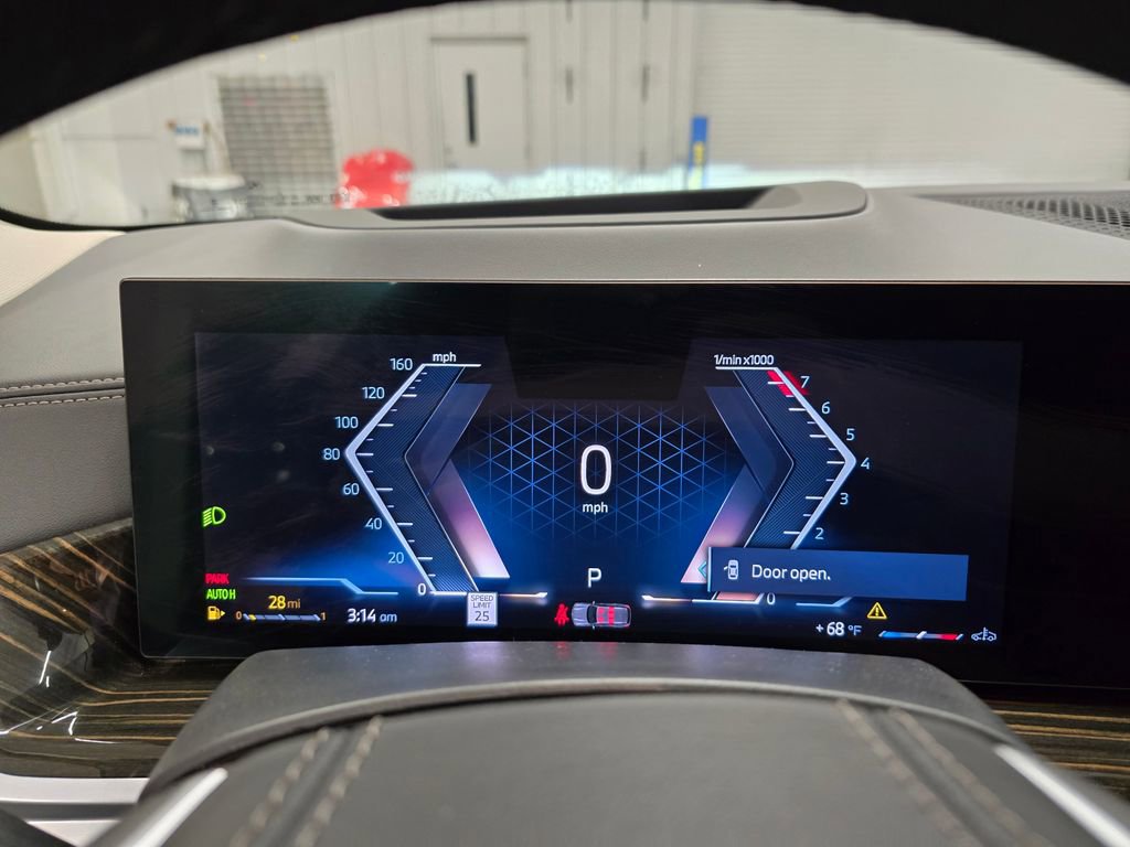 Used 2025 BMW X7 xDrive40i image 23