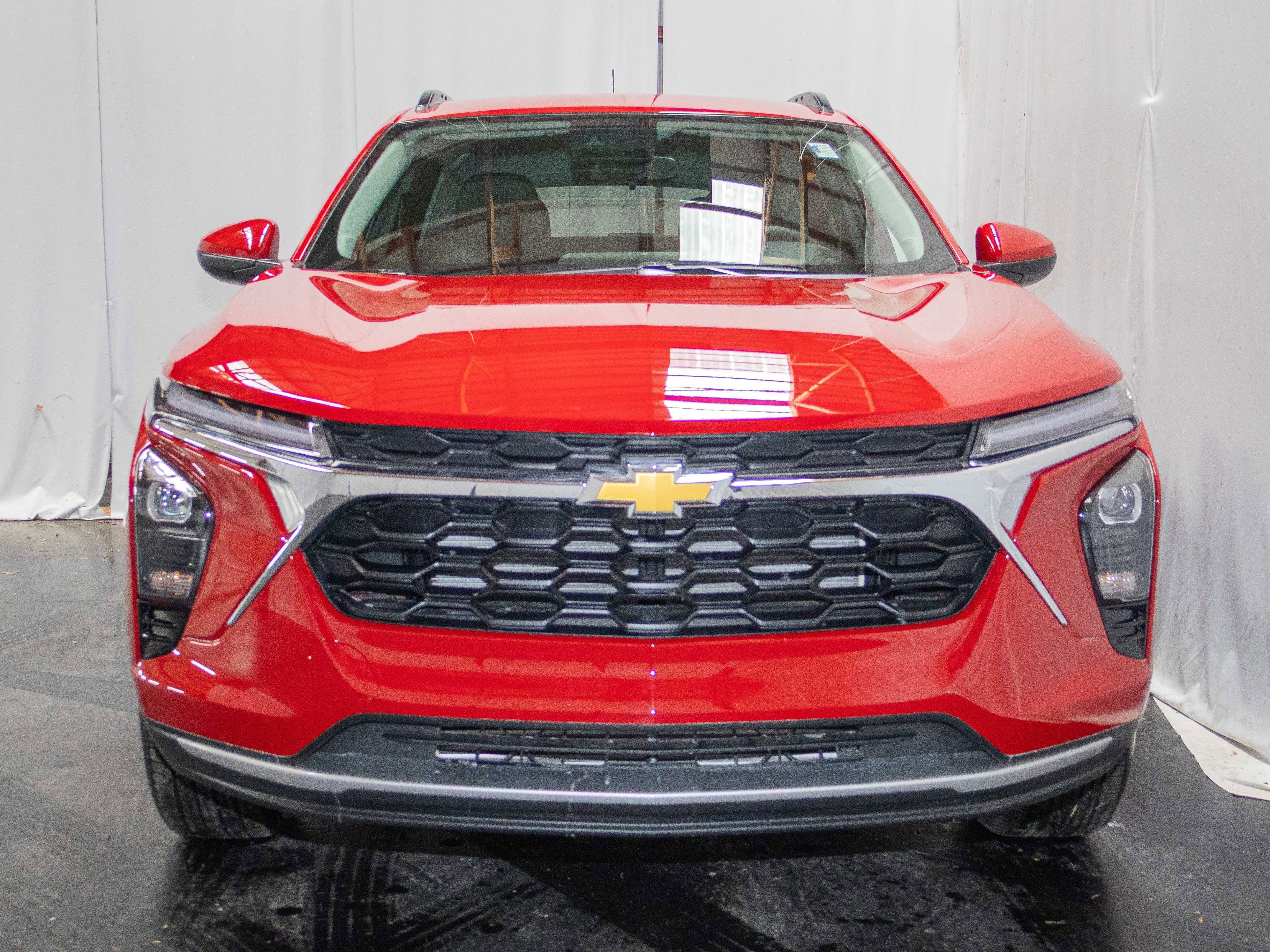 New 2026 Chevrolet Trax LT w/ Driver Confidence Package image 2