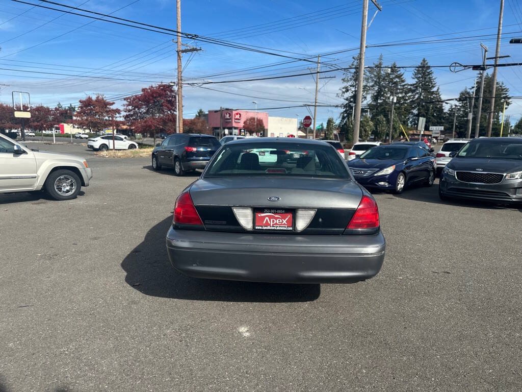Used 2004 Ford Crown Victoria Police Interceptor RWD image 6