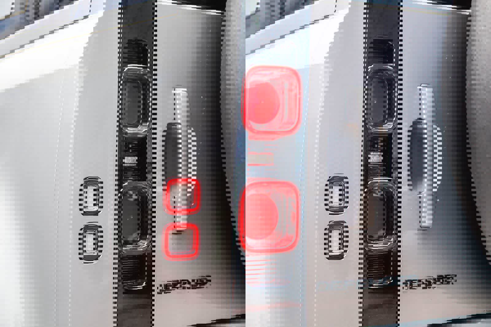 Used 2024 Land Rover Defender 110 S image 7