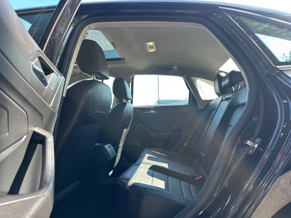 Used 2024 Volkswagen Jetta SE FWD image 17
