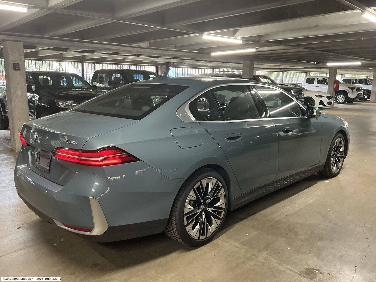 Used 2024 BMW 530i w/ Premium Package RWD image 6