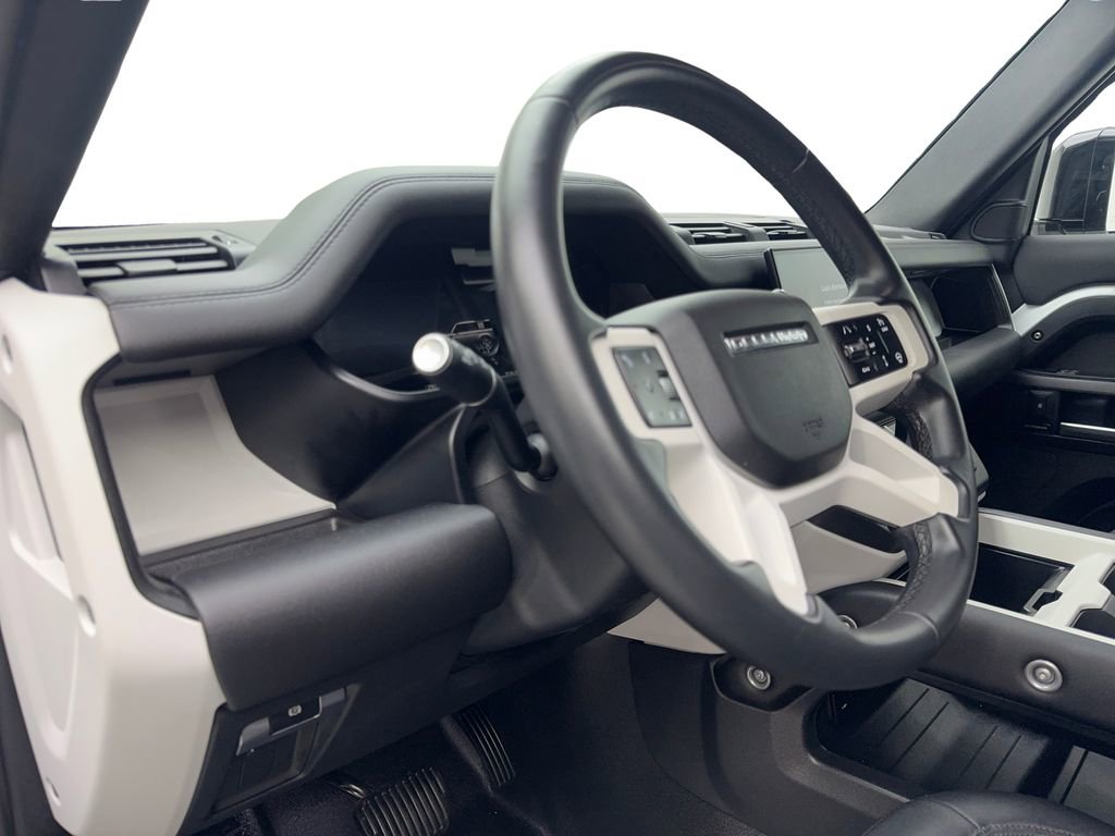 Used 2025 Land Rover Defender 110 S image 48
