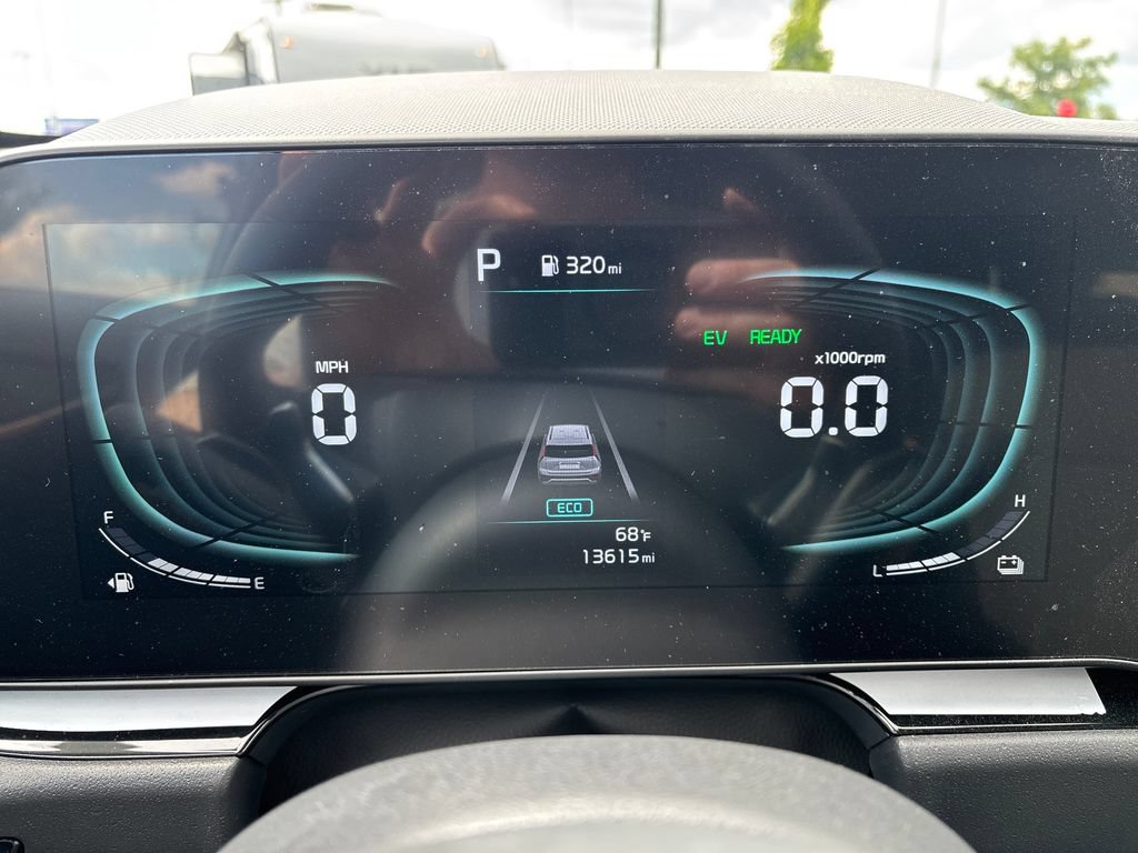 Used 2023 Kia Niro SX Touring FWD image 38