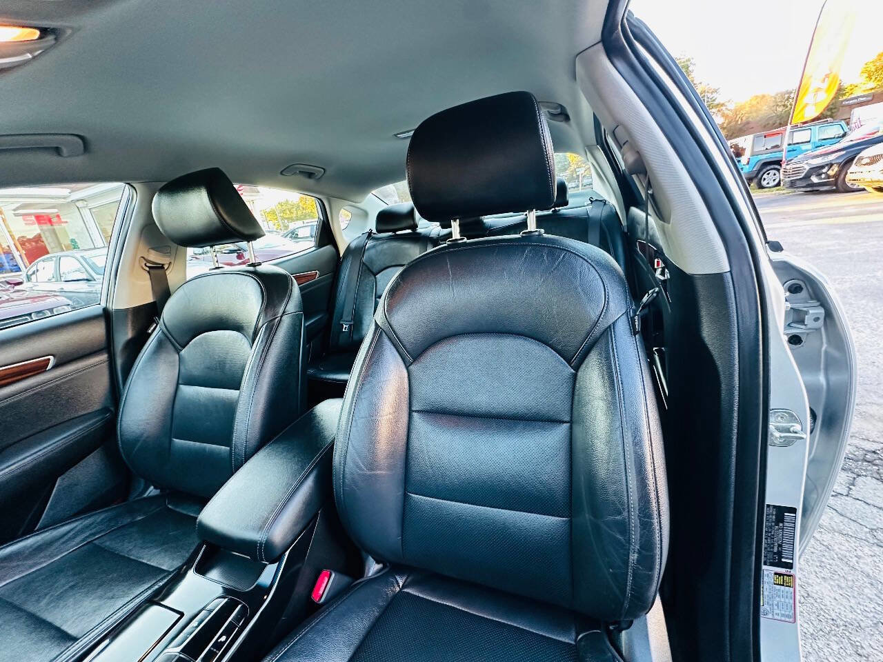 Used 2018 Kia Cadenza Premium image 13