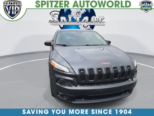 Used 2017 Jeep Cherokee Latitude w/ Cold Weather Group AWD/4WD image 3