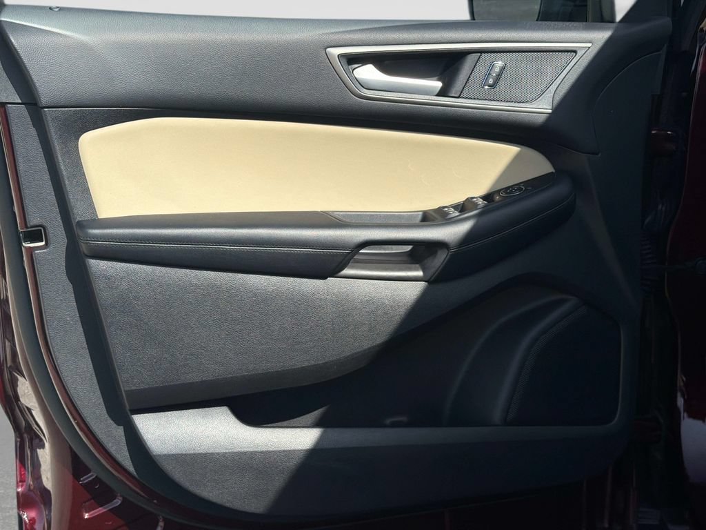 Used 2020 Ford Edge SEL w/ Convenience Package FWD image 18