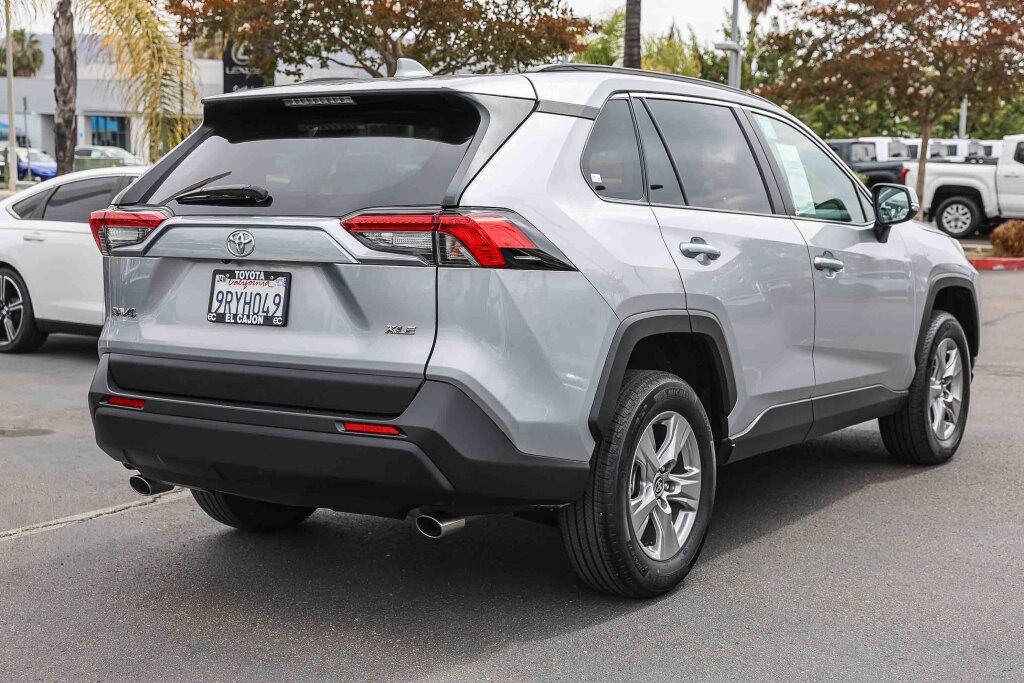 Certified 2025 Toyota RAV4 XLE FWD image 22