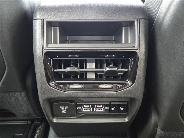 Used 2025 Jeep Grand Cherokee Limited RWD image 17