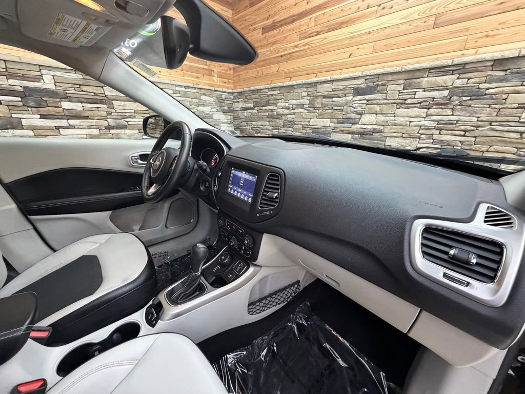 Used 2018 Jeep Compass Latitude w/ Popular Equipment Group AWD/4WD image 13