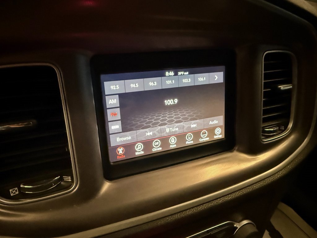 Used 2022 Dodge Charger SXT image 11