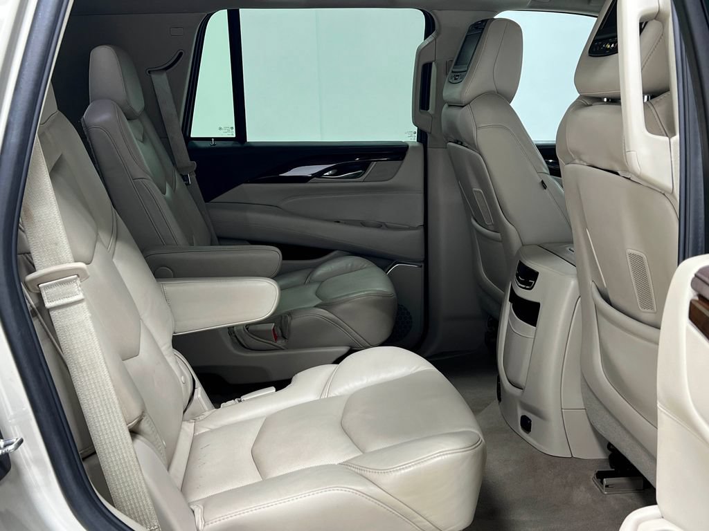 Used 2017 Cadillac Escalade Luxury AWD/4WD image 41