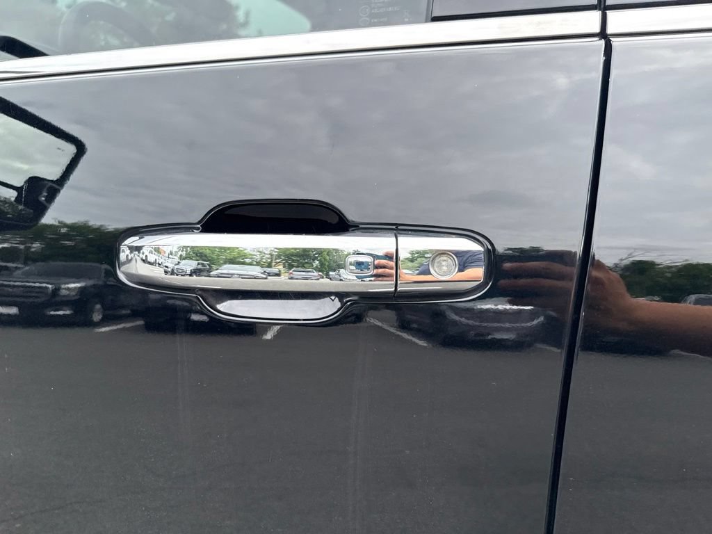 Used 2024 GMC Sierra 2500 Denali w/ Denali Reserve Package AWD/4WD image 11