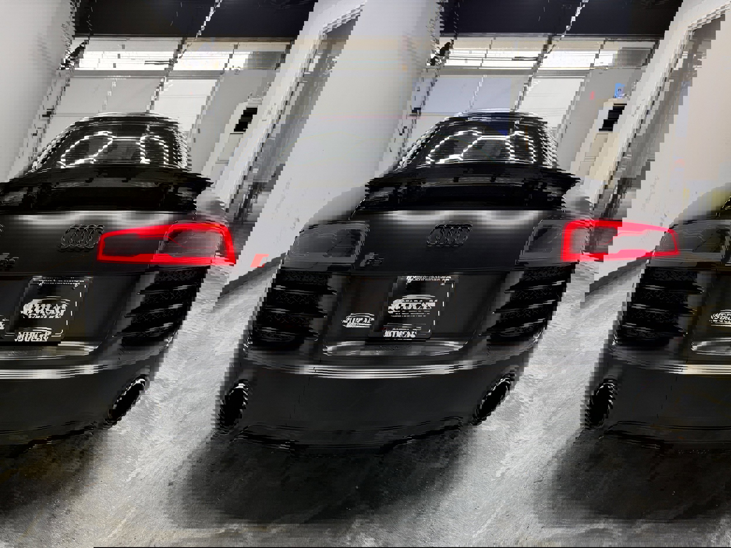 Used 2015 Audi R8 V8 image 3