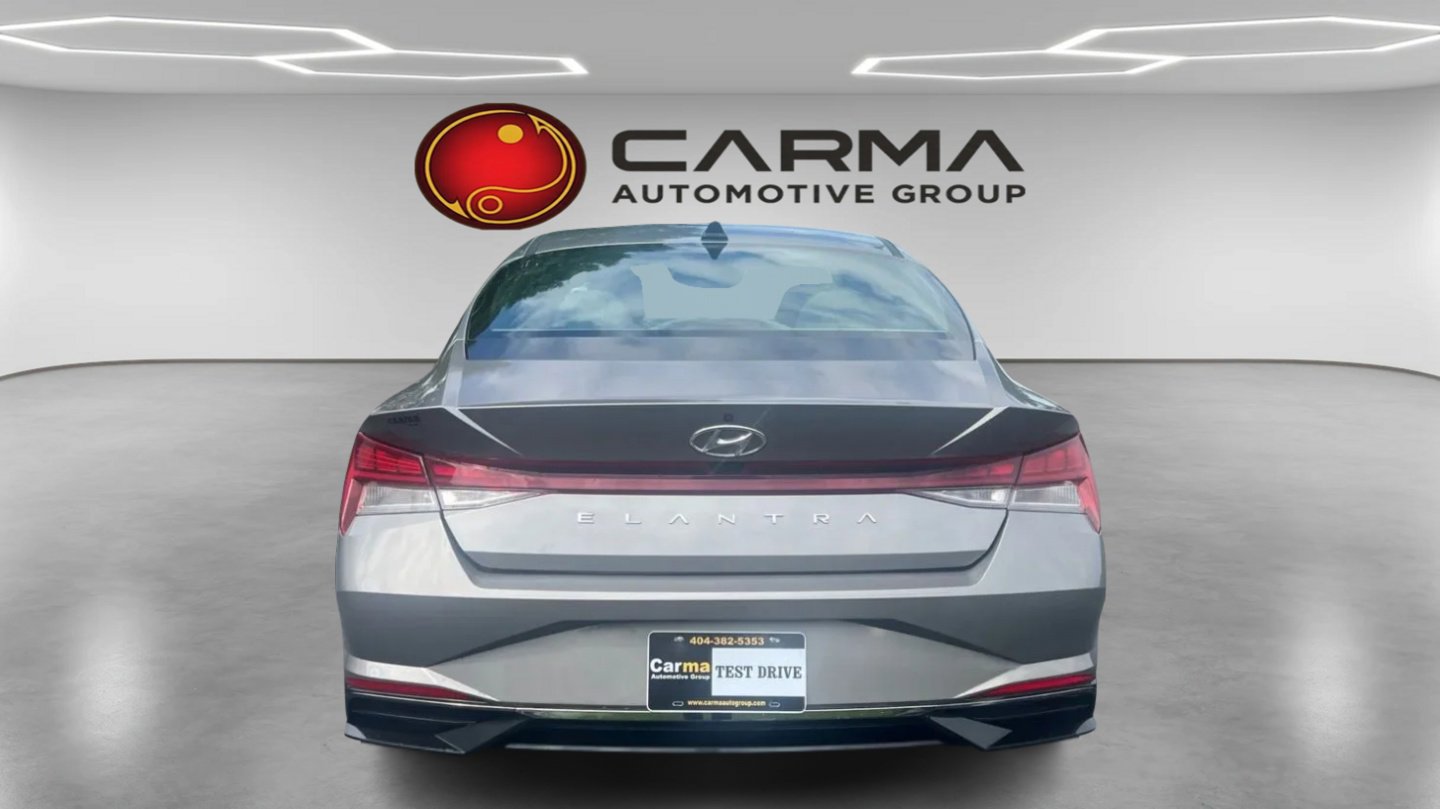 Used 2021 Hyundai Elantra SEL w/ Convenience + Premium Package FWD image 4
