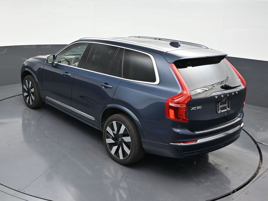 Used 2025 Volvo XC90 T8 Ultra w/ Lounge Package image 16