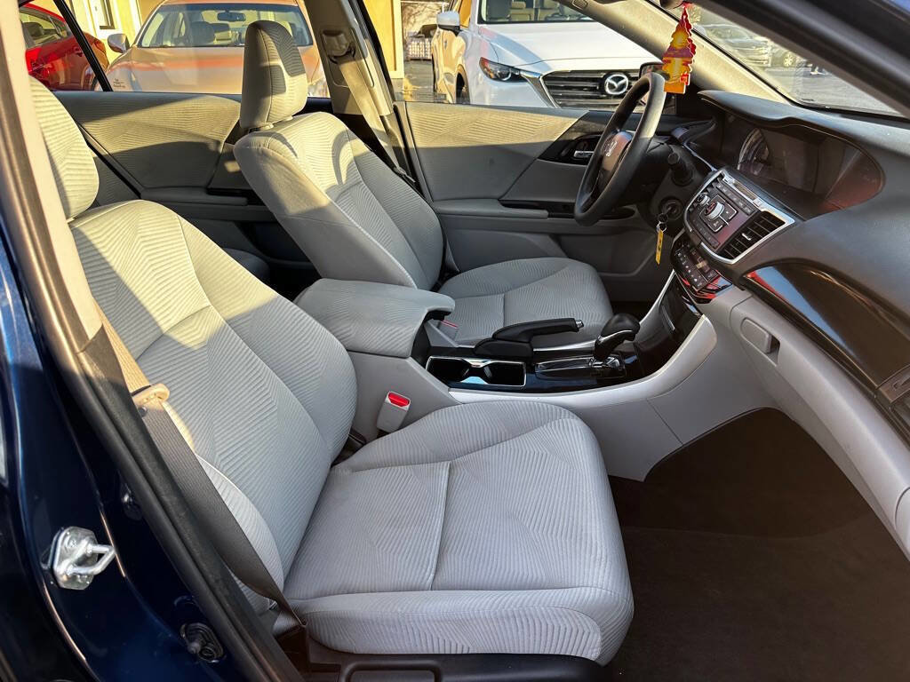Used 2017 Honda Accord LX image 10