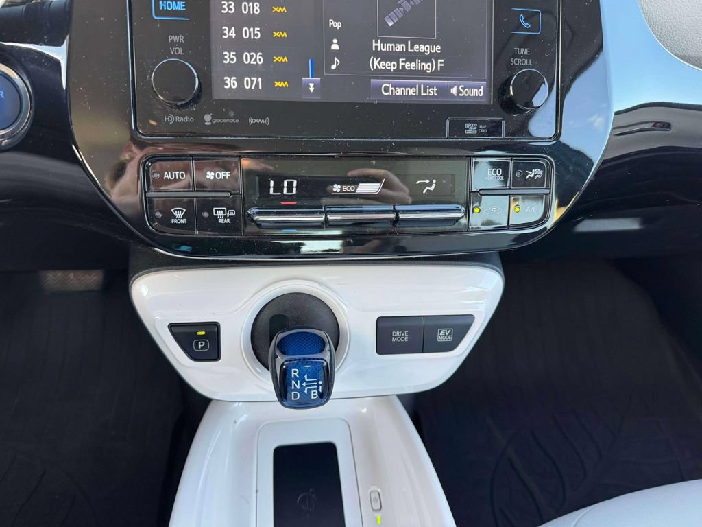 Used 2017 Toyota Prius Four FWD image 34