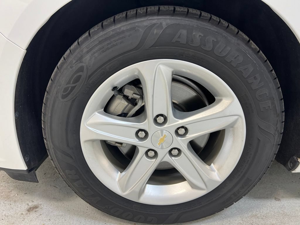 Used 2023 Chevrolet Malibu LS FWD image 32