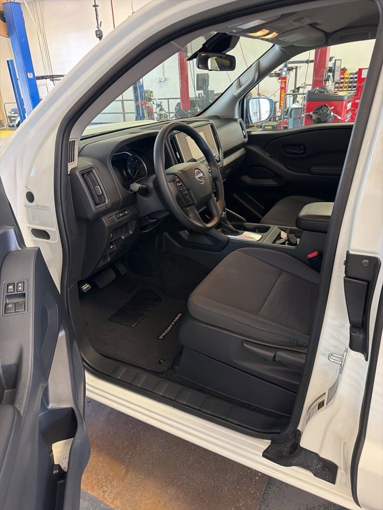 Used 2025 Nissan Frontier S AWD/4WD image 2
